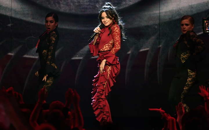 camila cabello live emas 2017