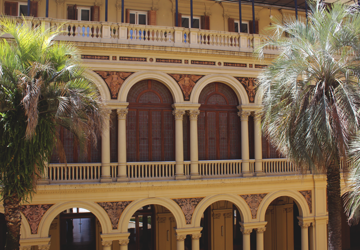 reconstrução casa rosada