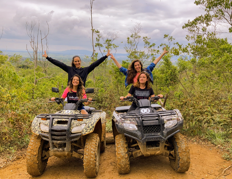 quadriciclo com amigas