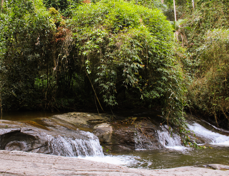 três cachoeiras penedo