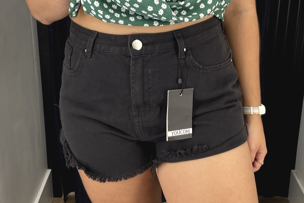 short preto jeans